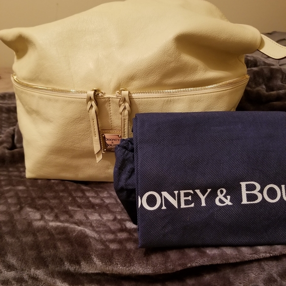 Tote - Picture 1 of 6